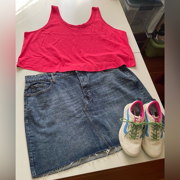 High-Waist Denim Skirt with Fringe - Picture 9 of 10